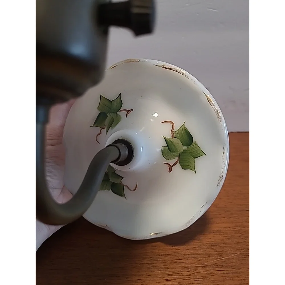 Vintage Ivy Hand Painted Milk Glass Wall Sconce Lamp Green‎ Leaves Works